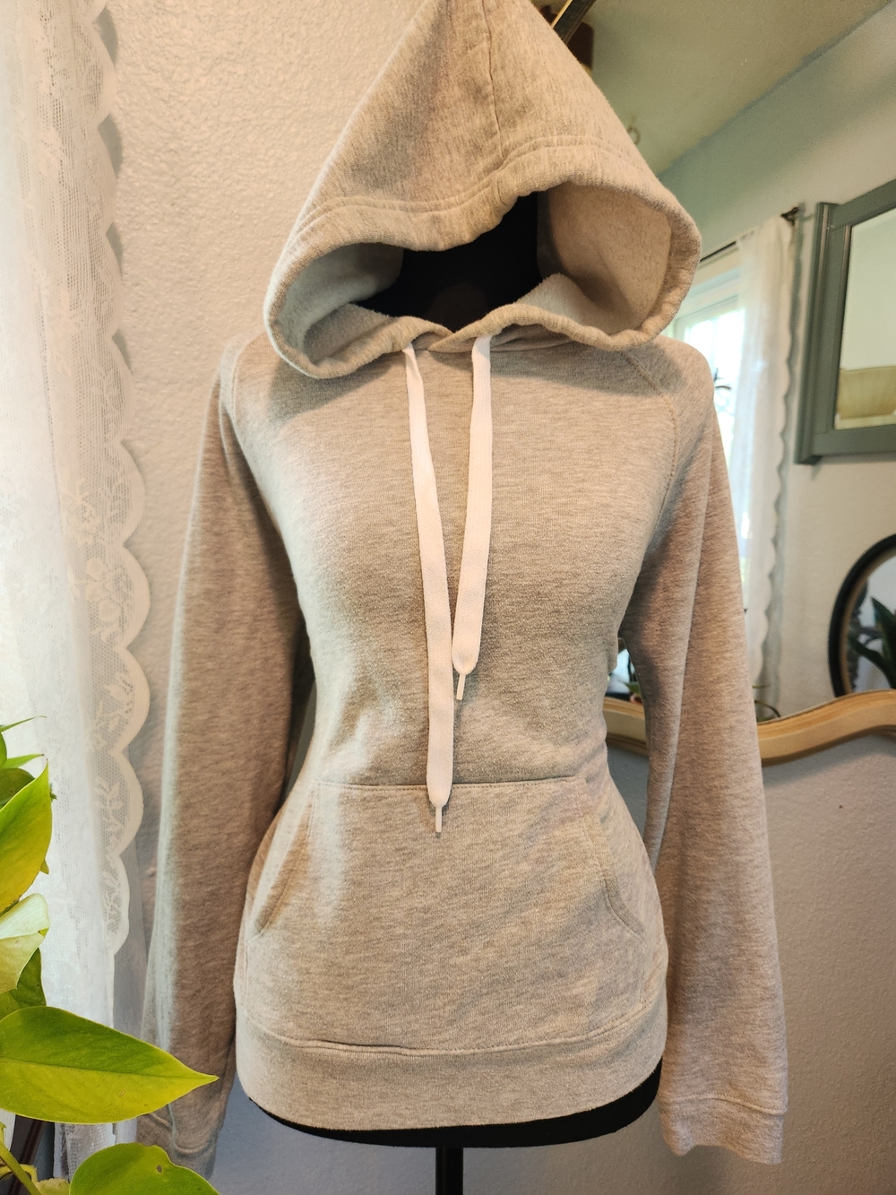 Forever 21 Light Gray Hooded Pullover Sweatshirt